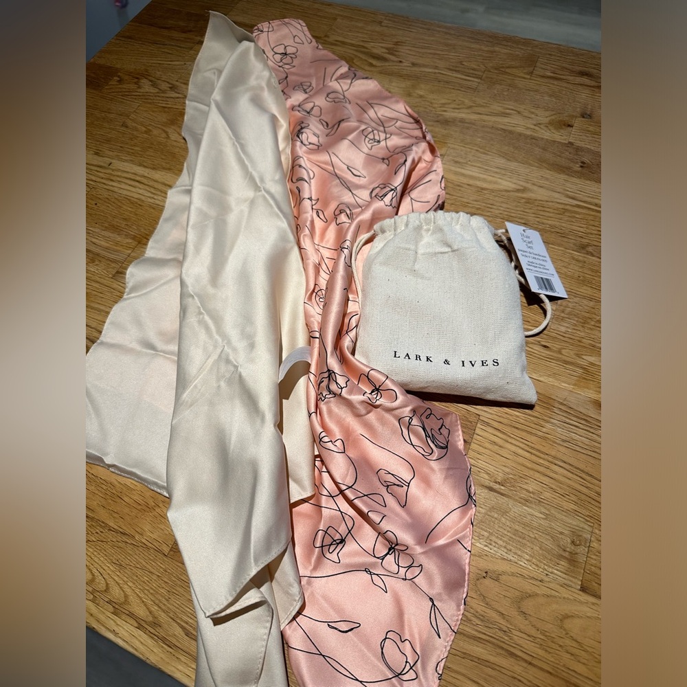 2 headscarves